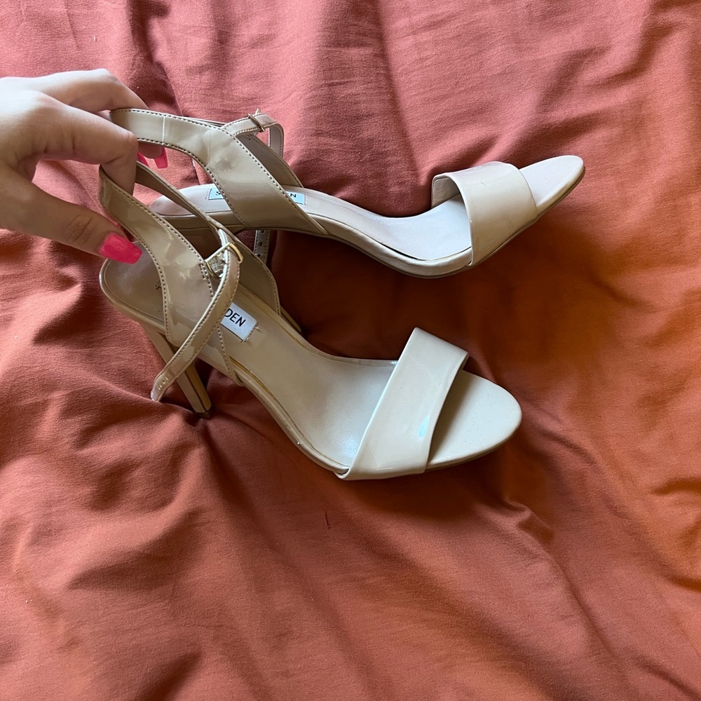 Steve Madden nude pumps size 7.5